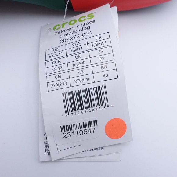 NEW Crocs x 7Eleven Classic Clogs 208272-001 Black/Orange - Picture 2 of 7